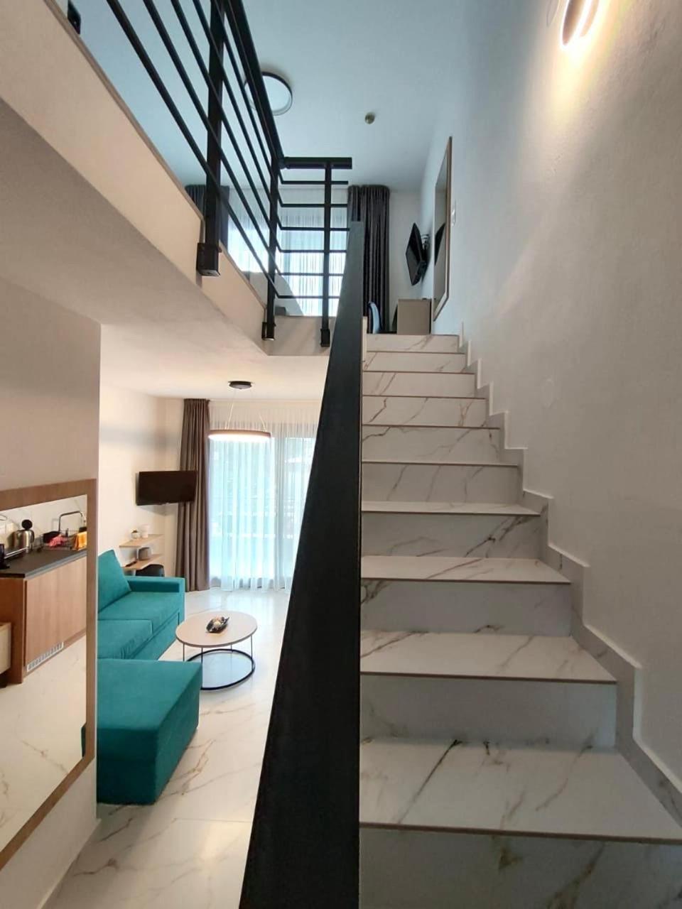 Four Shades Luxury Suites Sarti Exterior foto