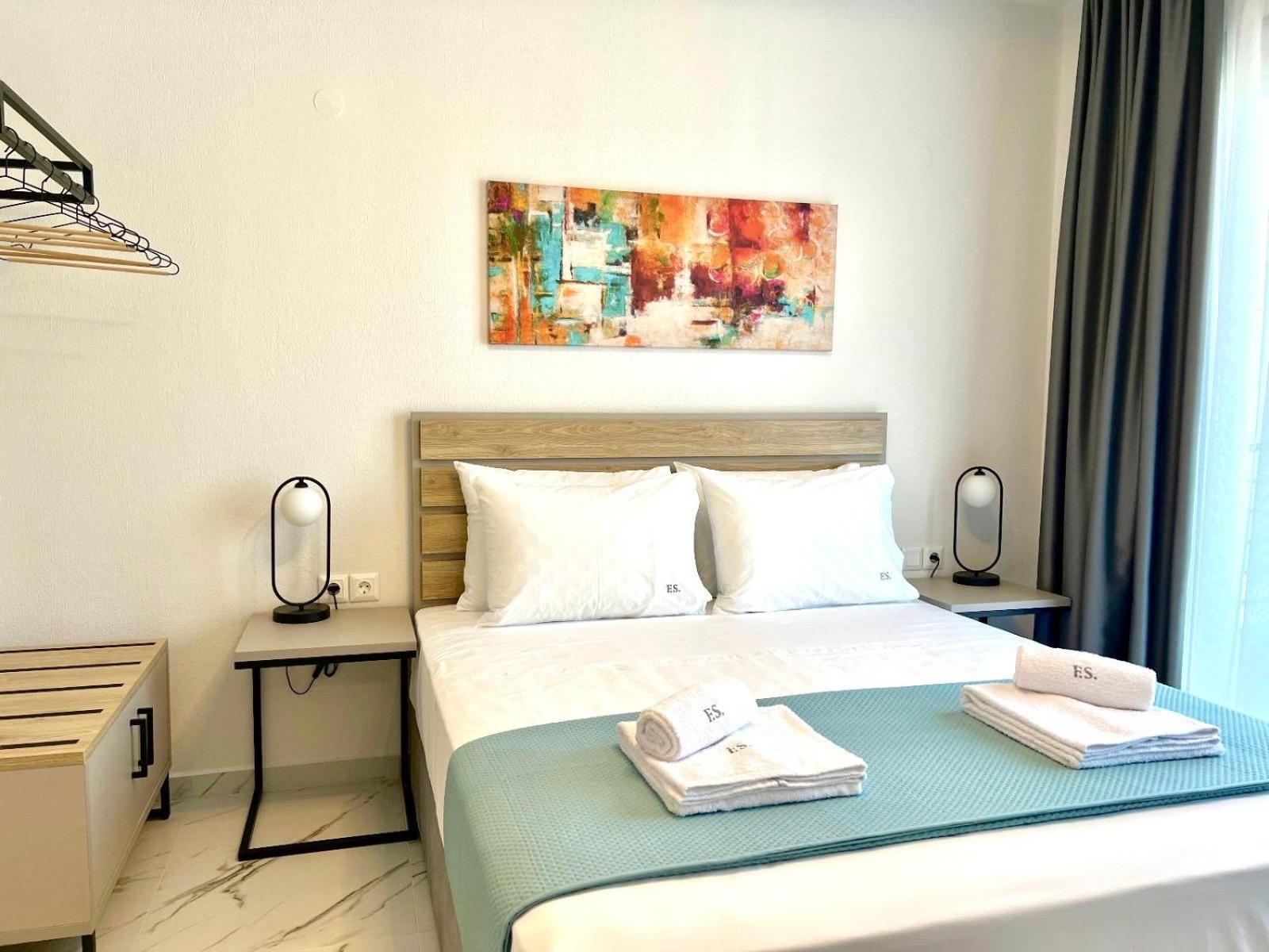Four Shades Luxury Suites Sarti Exterior foto