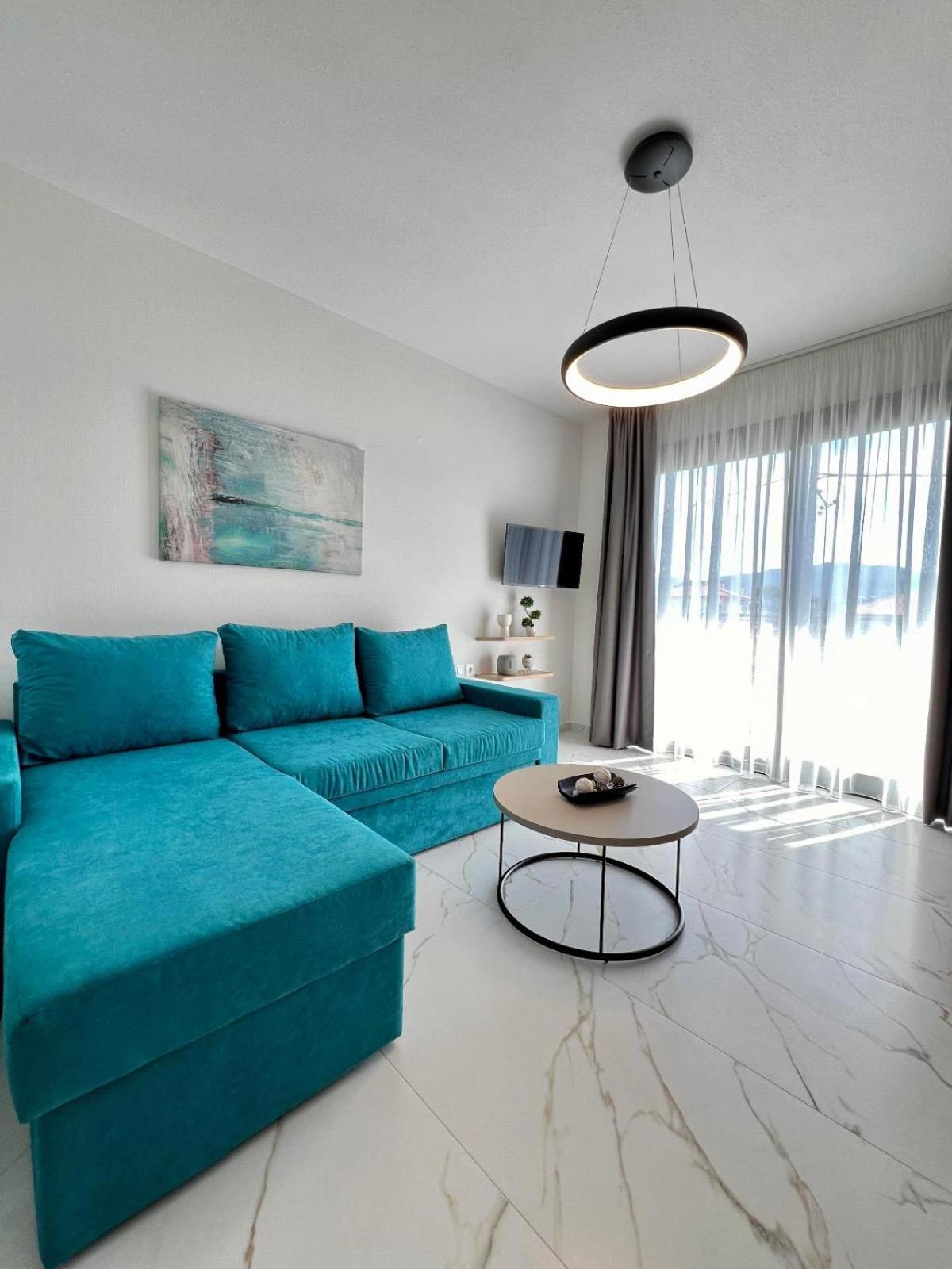Four Shades Luxury Suites Sarti Exterior foto