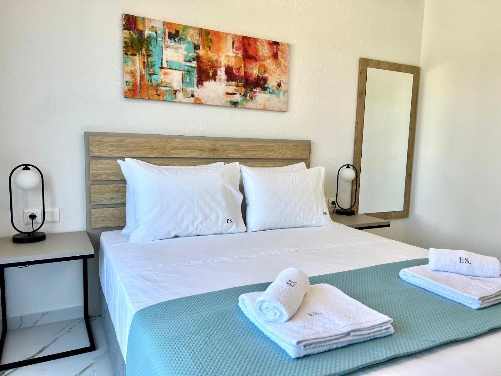 Four Shades Luxury Suites Sarti Exterior foto