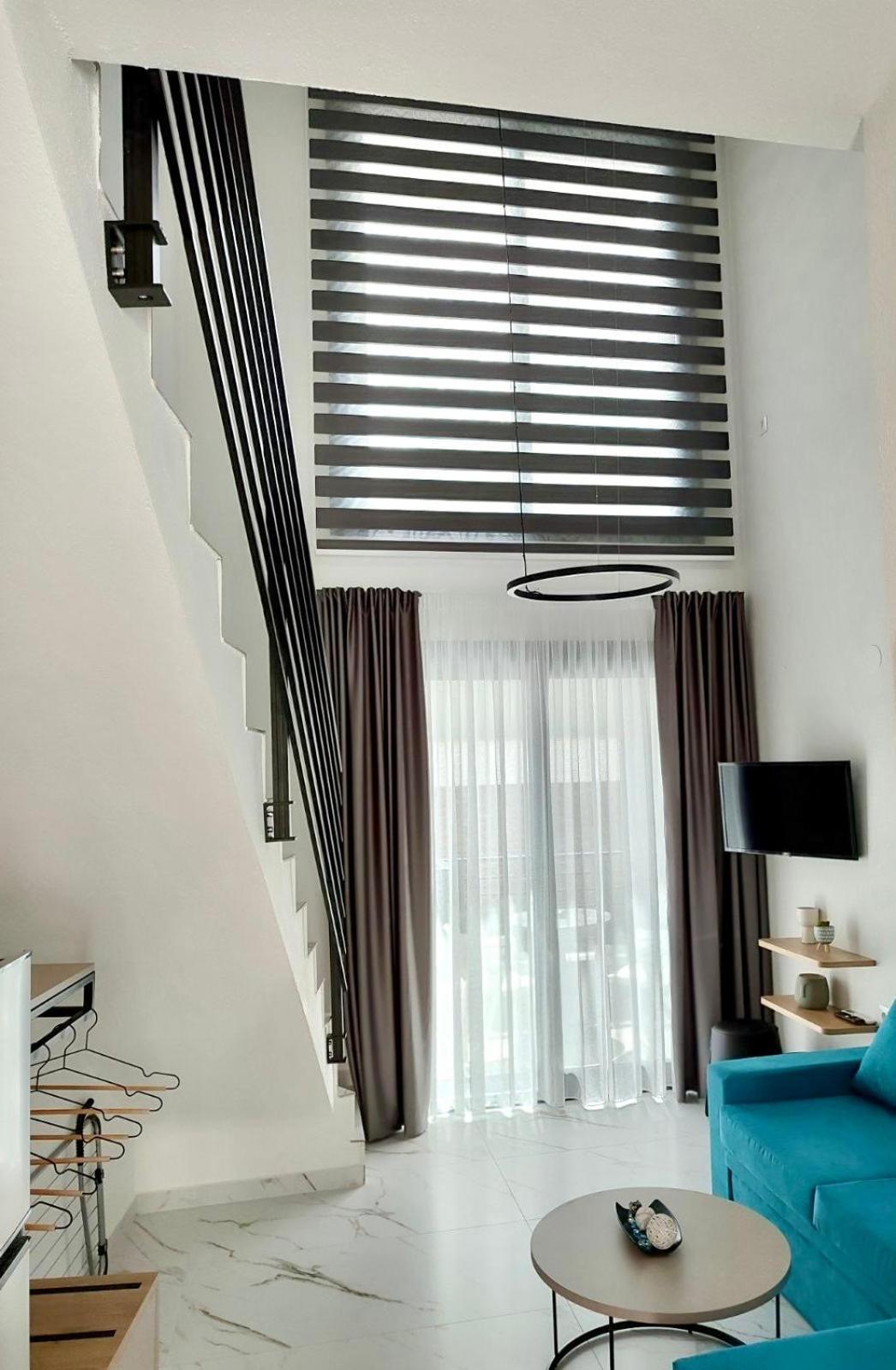 Four Shades Luxury Suites Sarti Exterior foto