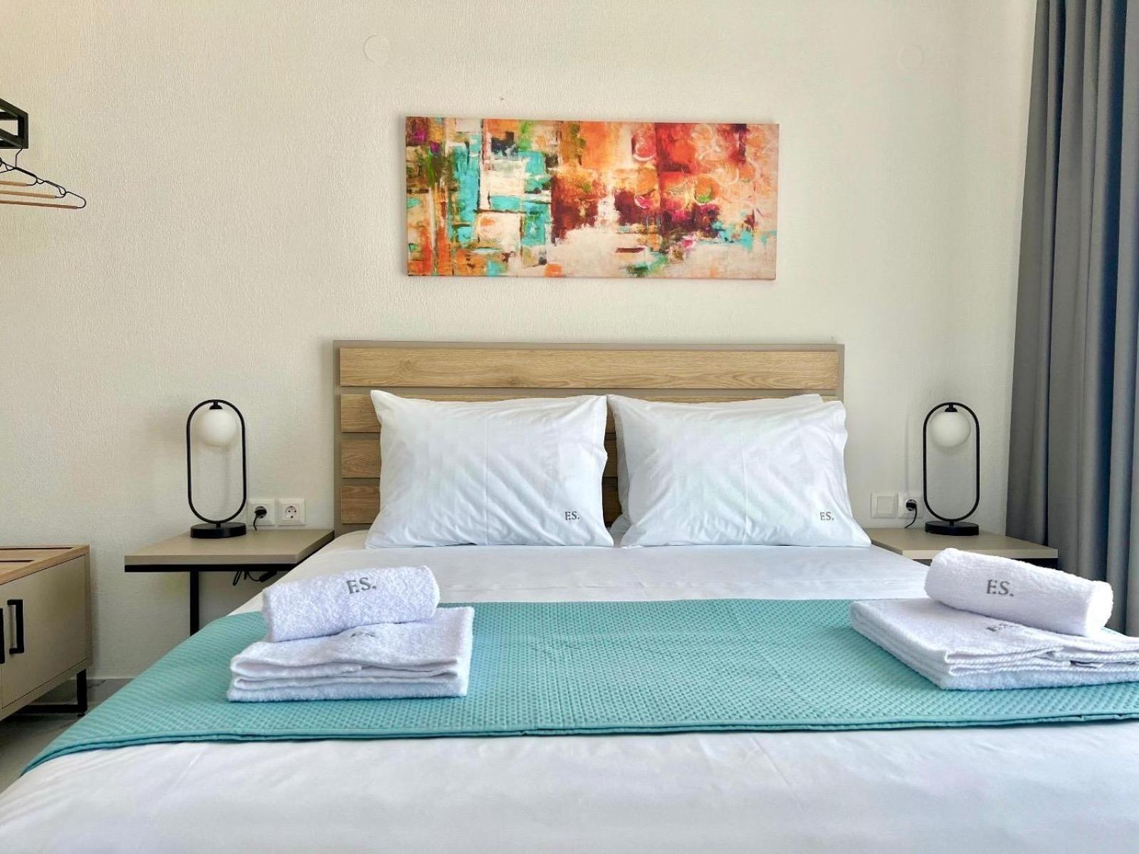 Four Shades Luxury Suites Sarti Exterior foto