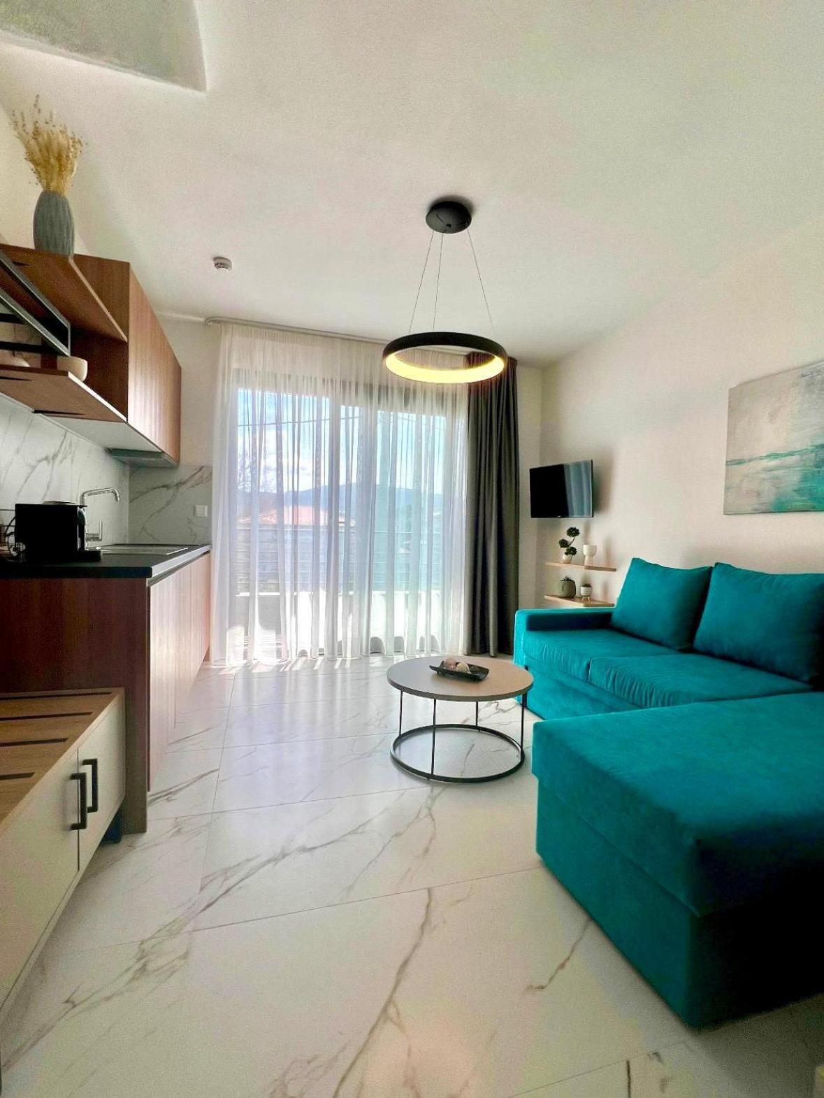 Four Shades Luxury Suites Sarti Exterior foto