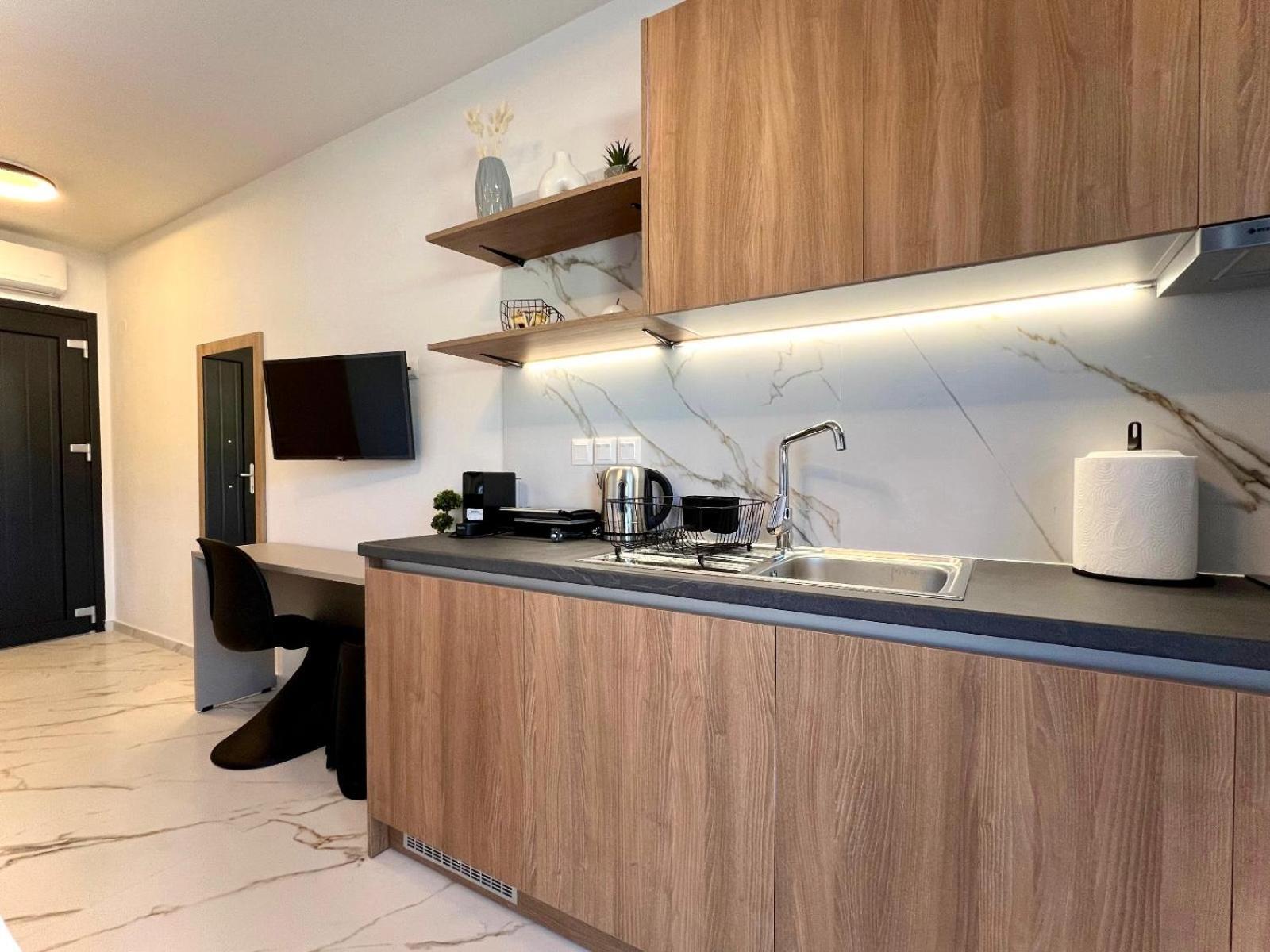 Four Shades Luxury Suites Sarti Exterior foto