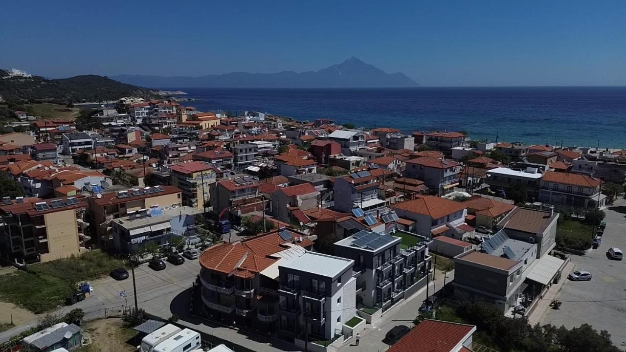 Four Shades Luxury Suites Sarti Exterior foto