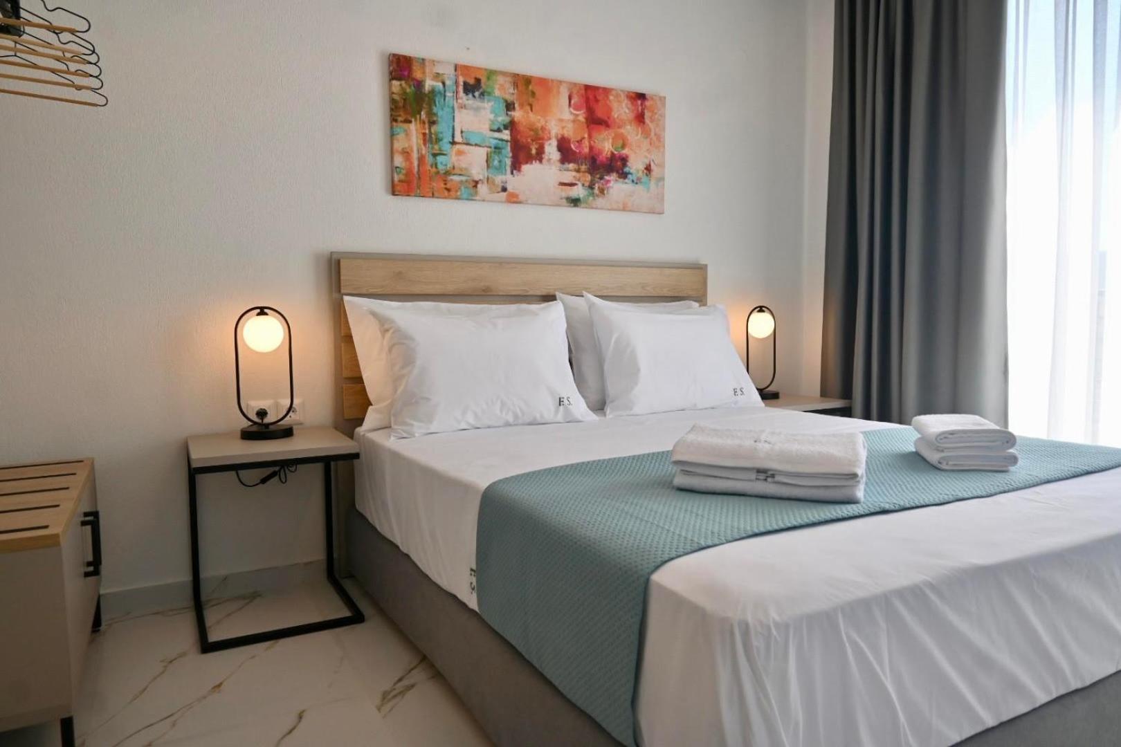 Four Shades Luxury Suites Sarti Exterior foto
